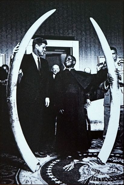 JFK et l'Abbe Fulbert Youlou

Tirage sur...