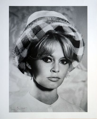 Brigitte Bardot chapeau Barthet

Tirage sur...