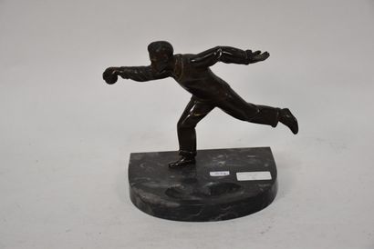 JEUX DE BOULE.

Joueur de boules lyonnaises.

Sculpture...