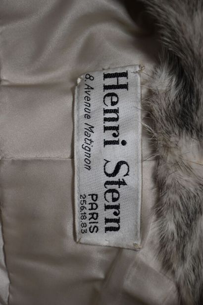 HENRI STERN, 8 av. Matignon, Paris

Veste...