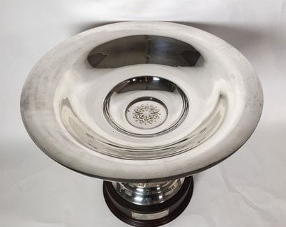 SPORTS ÉQUESTRES 

Coupe trophée en métal...