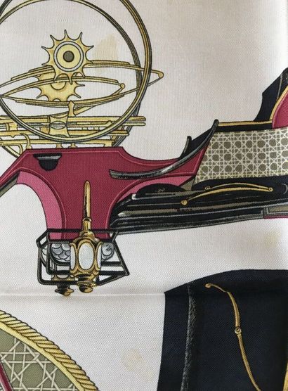 HERMES Paris

Trois carrés 90 en twill de...