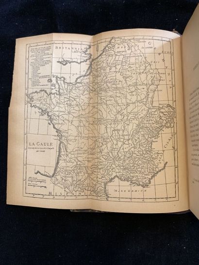 Jules CESAR

Guerre des Gaules

1 volume

1/2...