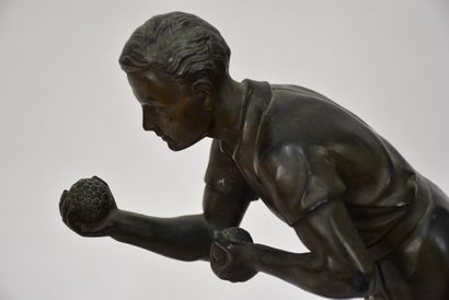 JEUX DE BOULE.

Joueur de boules anglaises.

Sculpture...