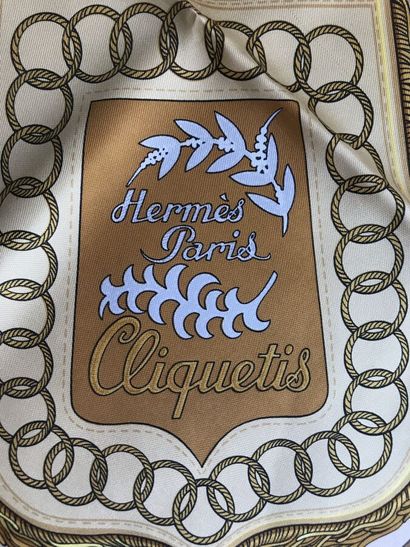HERMES Paris

Quatre carrés 90 en twill de...