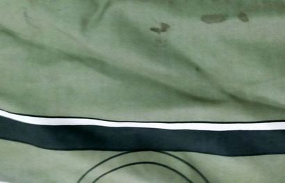 HERMES Paris

Carré 90 en twill de soie imprimée

Modèle...