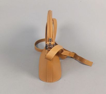 LONGCHAMP

Sac à bandoulière en cuir fauve

Dim....