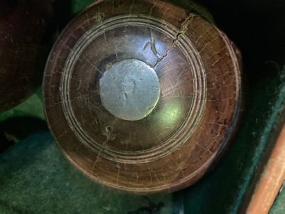 JEUX DE BOULE.

Boule de Boulingrin en gaiac...