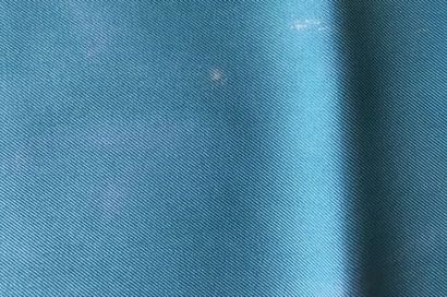 HERMES Paris

Quatre carrés 90 en twill de...