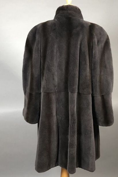 Fourrures REINER

Manteau ¾ vison rasé Saga...
