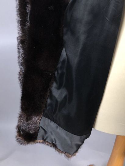 HERMINE couture fourrures, 211 rue Saint...