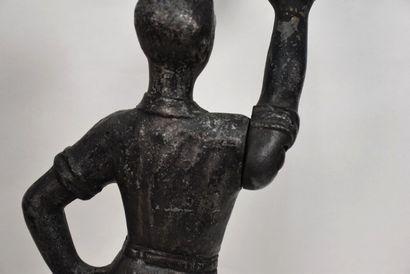 JEUX DE BOULE 

Joueur de boules anglaises.

Sculpture...