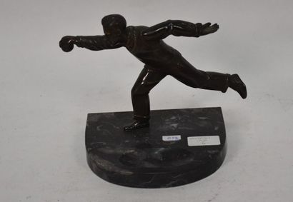 JEUX DE BOULE.

Joueur de boules lyonnaises.

Sculpture...