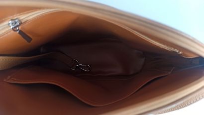 LONGCHAMP

Sac à bandoulière en cuir fauve

Dim....