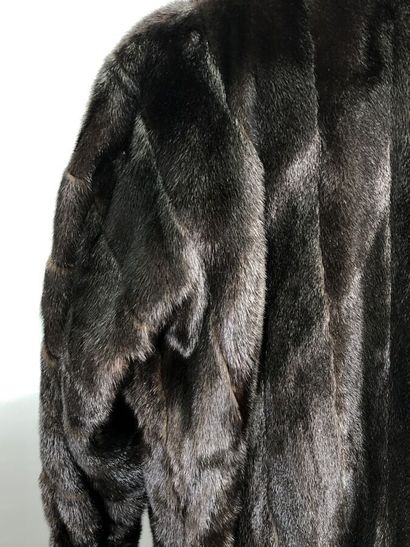 HERMINE couture fourrures, 211 rue Saint...