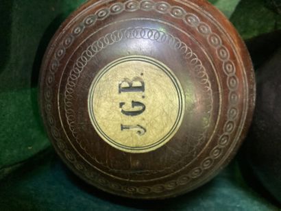 JEUX DE BOULE.

Boule de Boulingrin N°3 monogrammée...