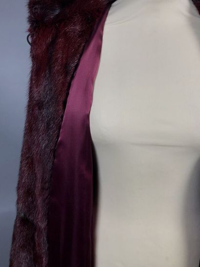 NINA RICCI Paris

Manteau en vison teinté...