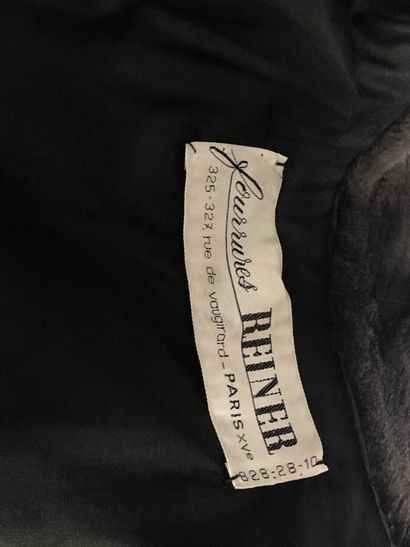 Fourrures REINER

Manteau ¾ vison rasé Saga...
