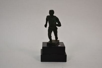 COURSE A PIEDS

Coureur de fond.

Sculpture...
