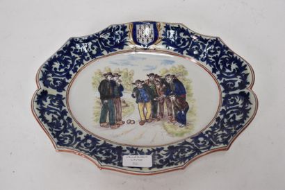 JEUX DE BOULE.

Plateau ovale en faience...