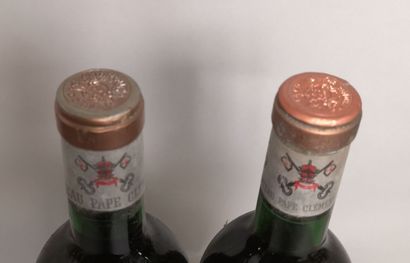 2 bouteilles Château PAPE CLEMENT - Gcc de...