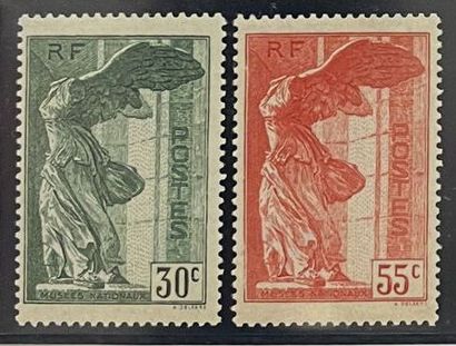 ** Yv. N°354/55 France : la paire de Samothrace...