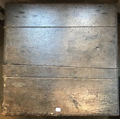 Salt chest in molded oak
Height : 55,5 55,5...