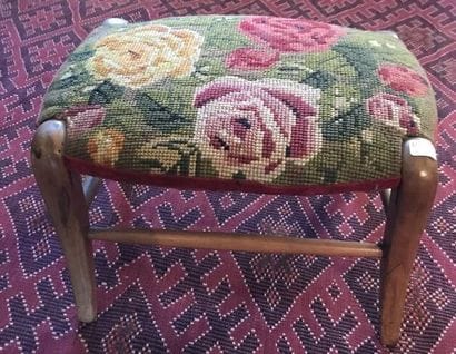 Foot stool in fruit wood
Trimmed with canvas
Height...
