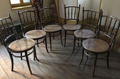 Six caned chairs with bars
Height: 93 cm

SOLD...