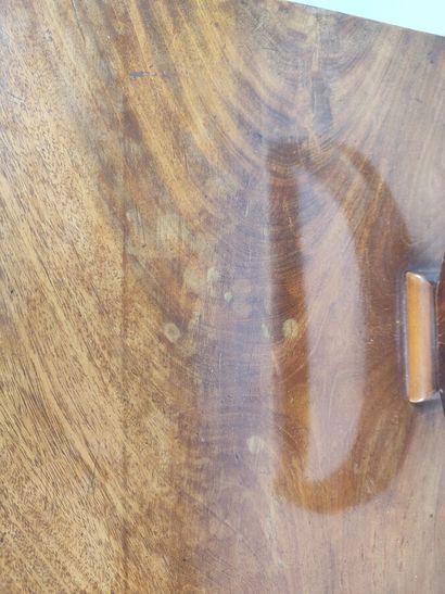 Mahogany table mirror with one drawer
Restoration...