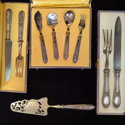 Lot of silver handles including:
- an hors...