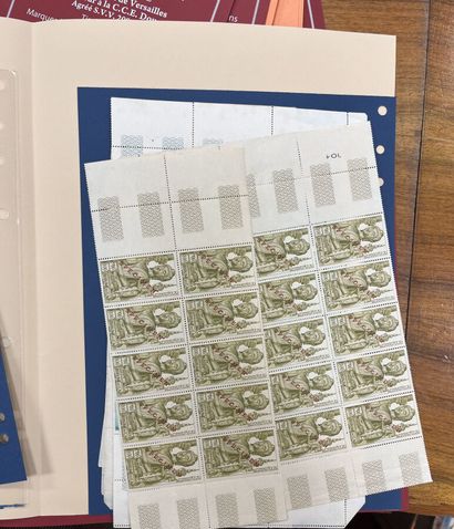 **/(*) Laos folder : sheet of 10 + PA N°12...