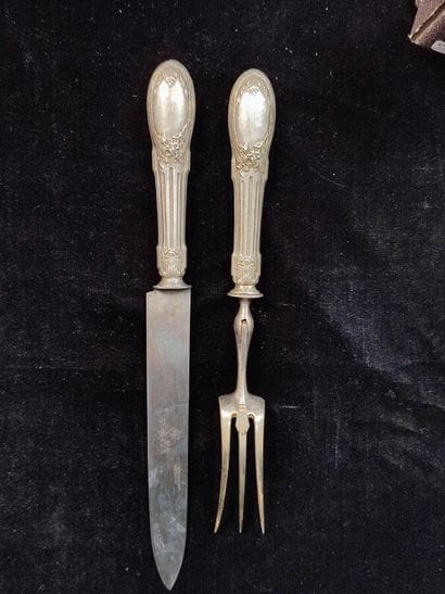 Lot of silver handles including:
- an hors...