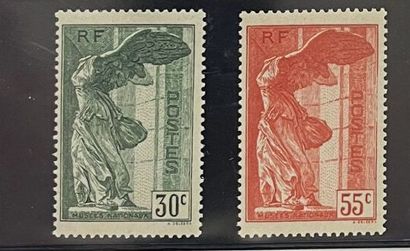 ** Yv. N°354/55 France : la paire de Samothrace...