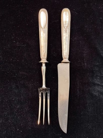Lot of silver handles including:
- an hors...