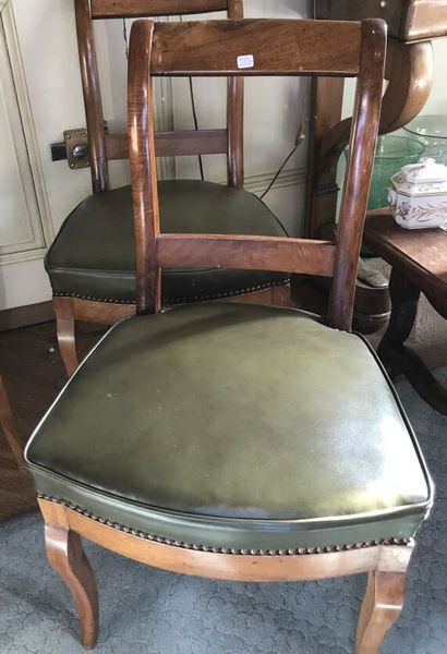Suite of five walnut chairs
Reverse backrest
Transverse...