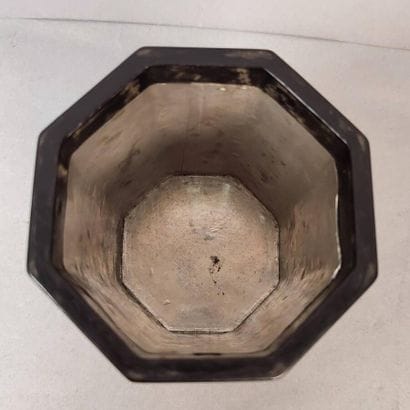 Lot of three objects including :
- Crystal...
