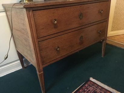 Oak chest of drawers
Two rows of drawers
Feet...