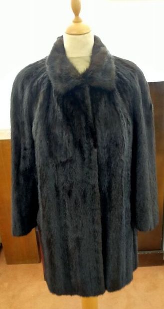 LA CANADIENNE
Jacket in dark mink
T : 38
(wear,...