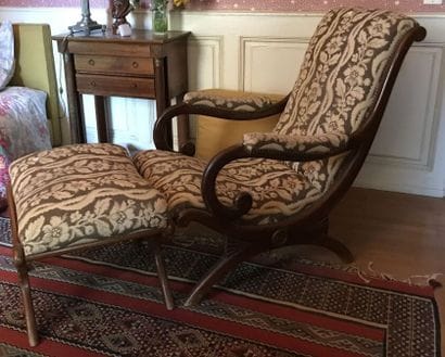 Mahogany two-part lounge chair
Restoration...