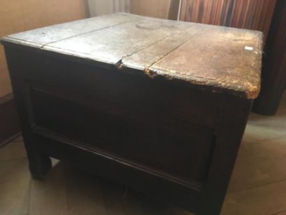 Salt chest in molded oak
Height : 55,5 55,5...