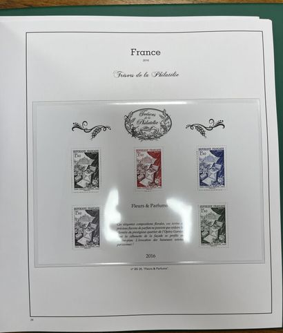 ** 2 albums Treasures of Philately + French...