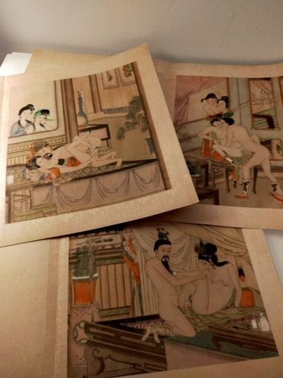 JAPAN
Three erotic prints and erotic folding...