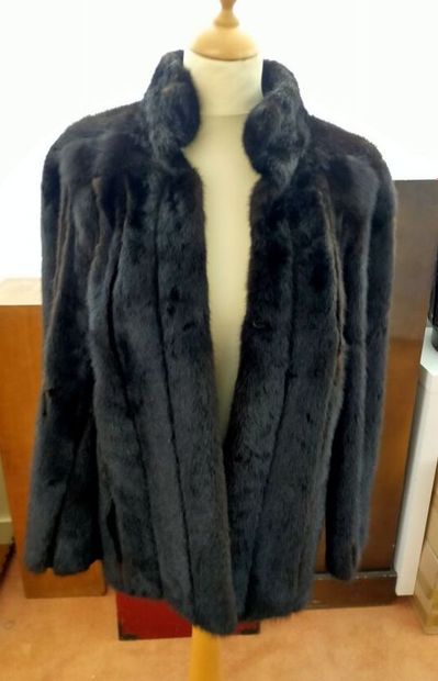 ANGEL FURS
Jacket in dark mink
Two pockets,...