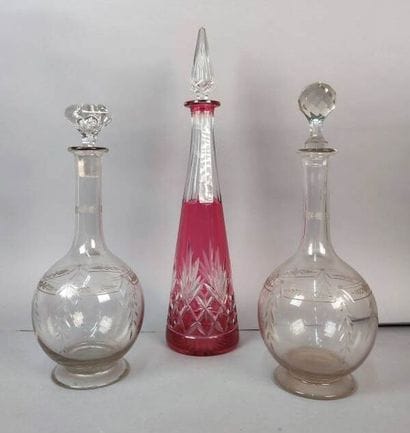 Pair of carafes in cut crystal
One joined...