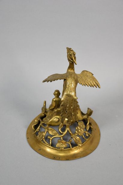 VIETNAM
Gilt bronze perfume burner with dragons...