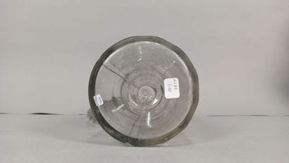 Bohemian crystal decanter
Height : 33 cm...