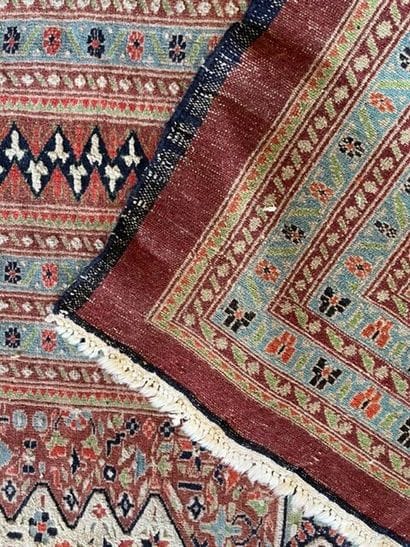Tapis Pakistan
Haut.: 400 ; Larg. : 300 ...