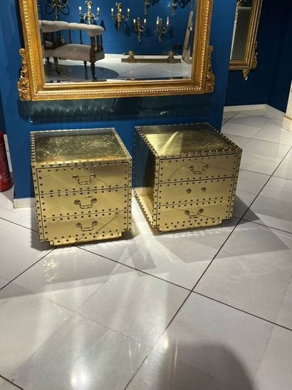 TRAVAIL CONTEMPORAIN
Paire de petites commodes...