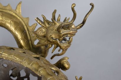 VIETNAM
Gilt bronze perfume burner with dragons...